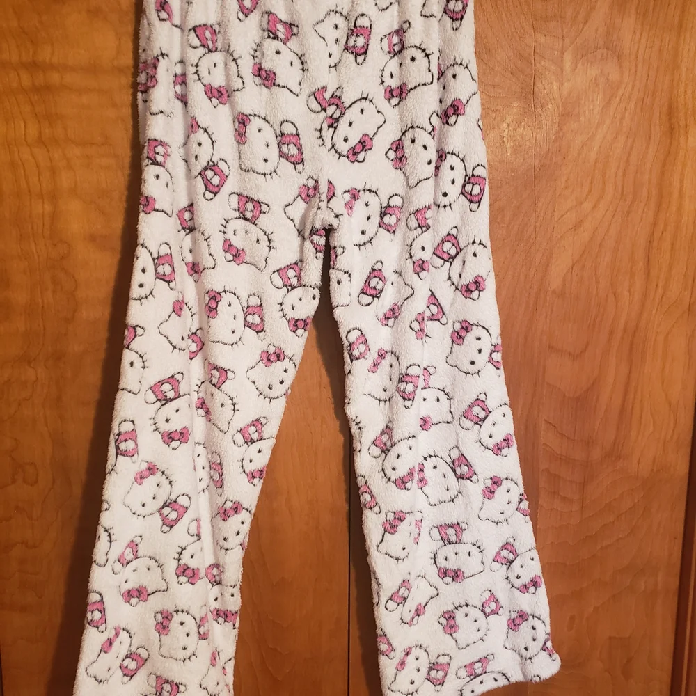 Hello Kitty Fleece Pajama Pants in White and Pink - Picture 3 of 4